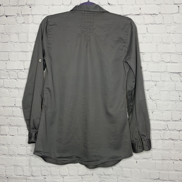 Charlotte Russe Gray Long Button Down with Tiny Ruffle Details - Picture 7 of 8